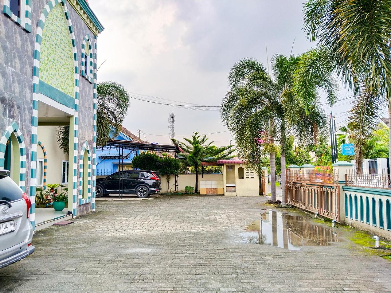 Grand Shaqilla Syariah Hotel Deli Tua Luaran gambar